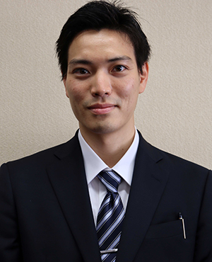 横山 智也 氏